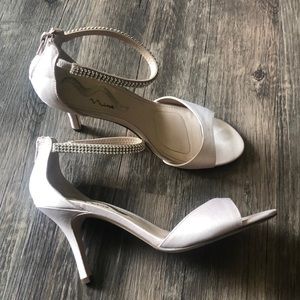 Size 8 1/2 Nude Nina Heels